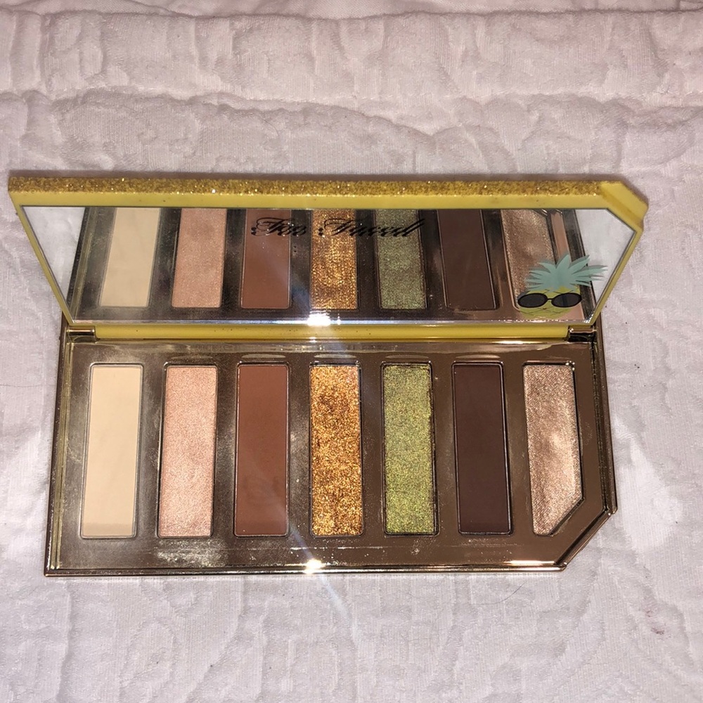 Too faced sparkling pineapple eye shadow palette